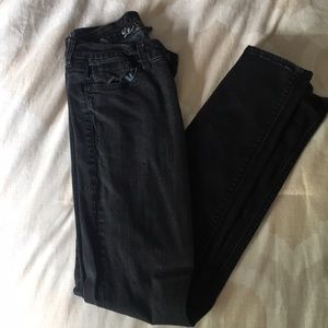black skinny jeans